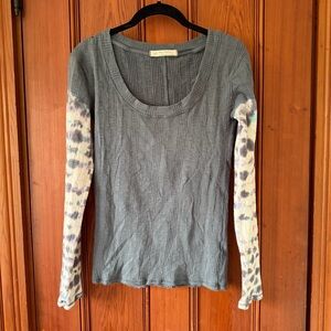 Stylish Gray and Patterned Sleeve Top